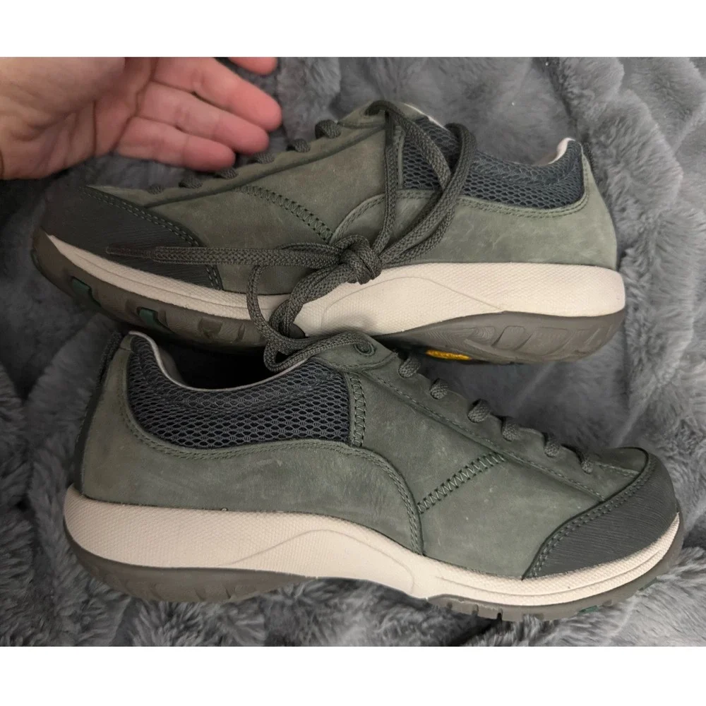 Dansko Paisley Waterproof Sneakers Sage Green Nubuck Vibram Sole Womens 37